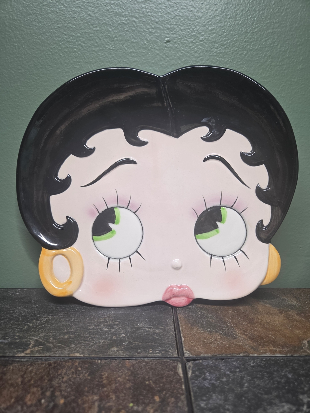 Betty Boop Ceramic Wall Plaque - Black Hair, Pink Face, Green Eyes